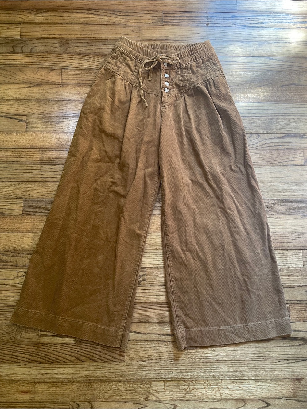 Annie Wear Ultra Wide-Leg Corduroy Pants in Warm Brown SzS